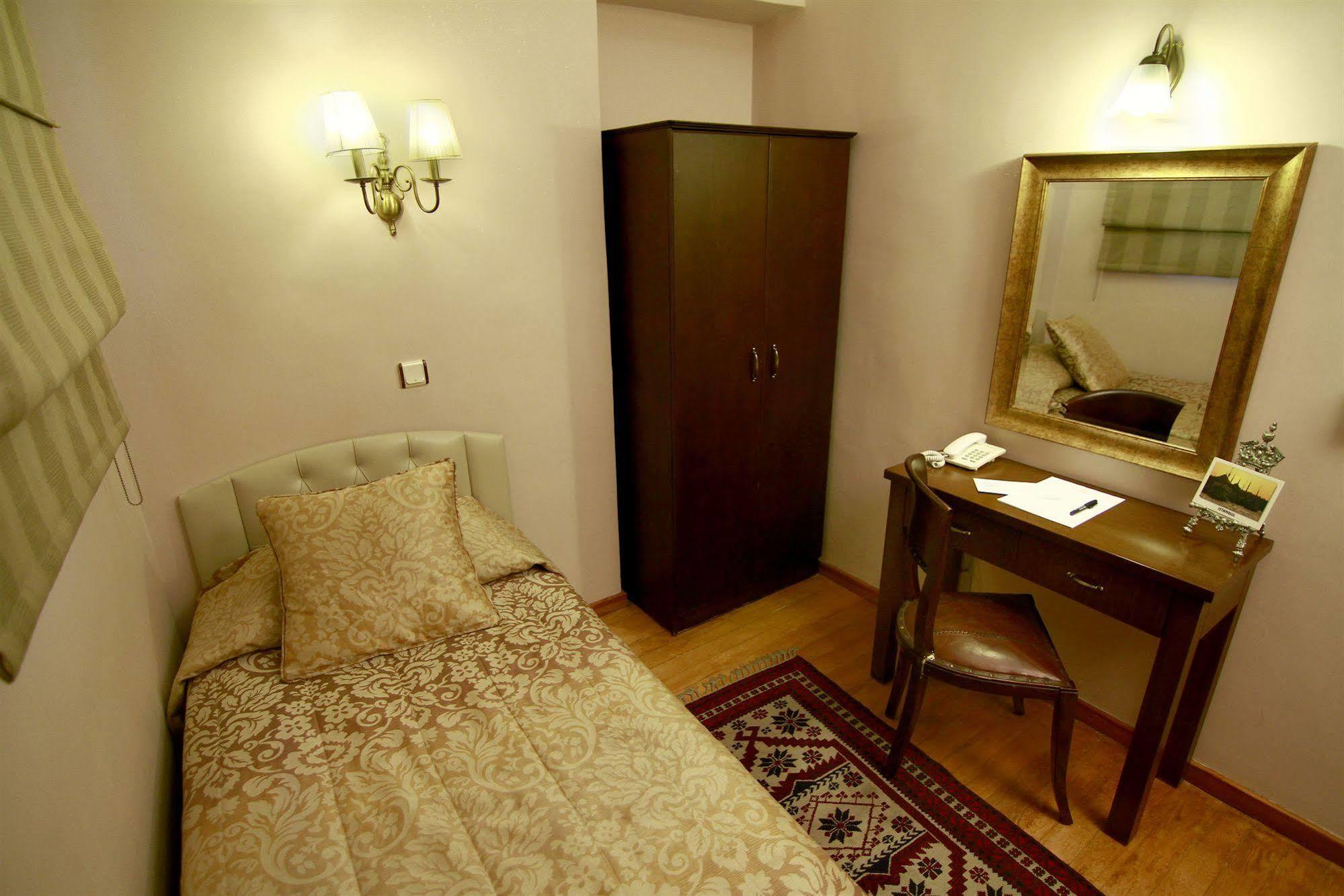 Hotel Uyan-Special Category อิสตันบูล ภายนอก รูปภาพ