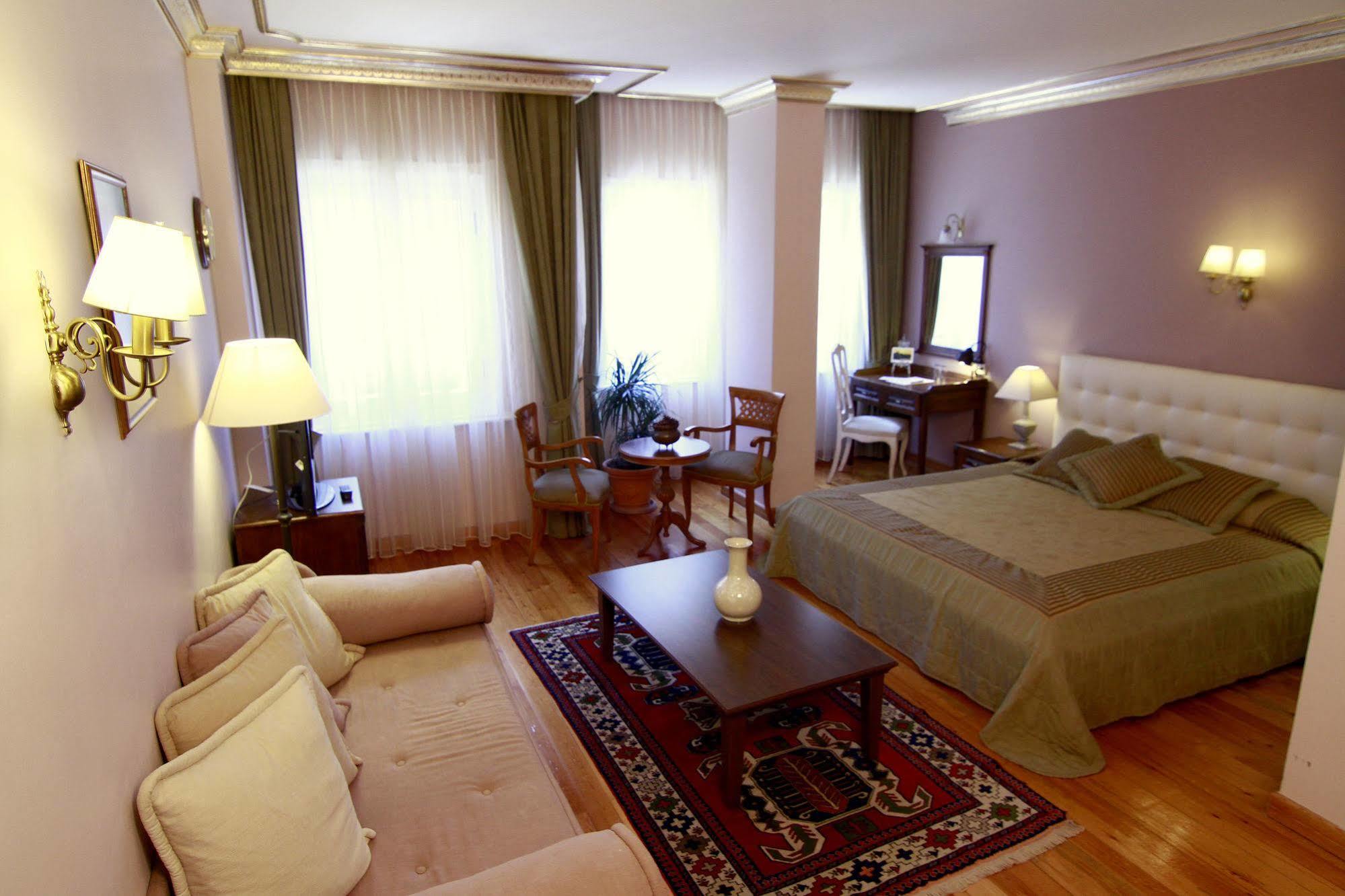 Hotel Uyan-Special Category อิสตันบูล ภายนอก รูปภาพ