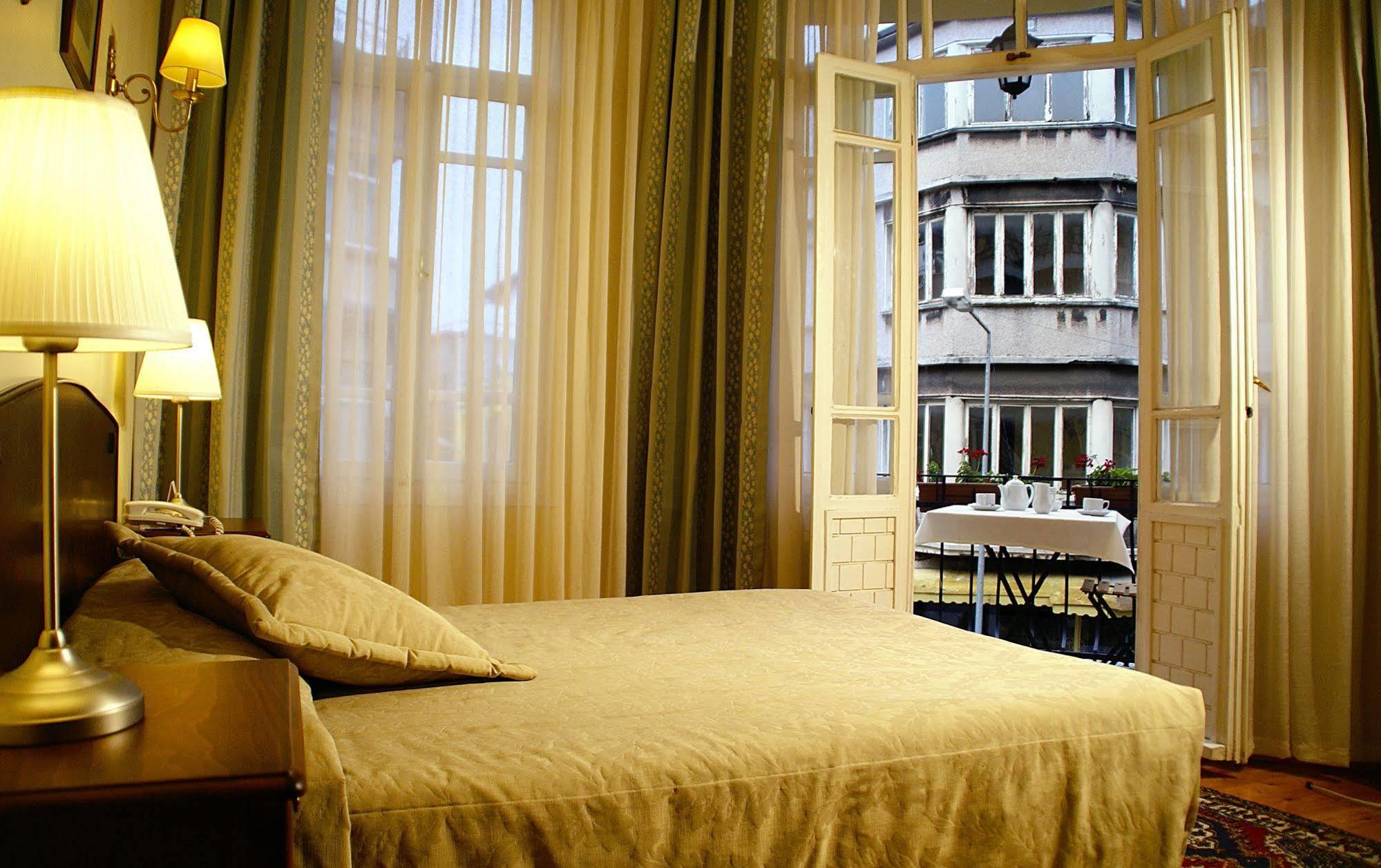 Hotel Uyan-Special Category อิสตันบูล ภายนอก รูปภาพ