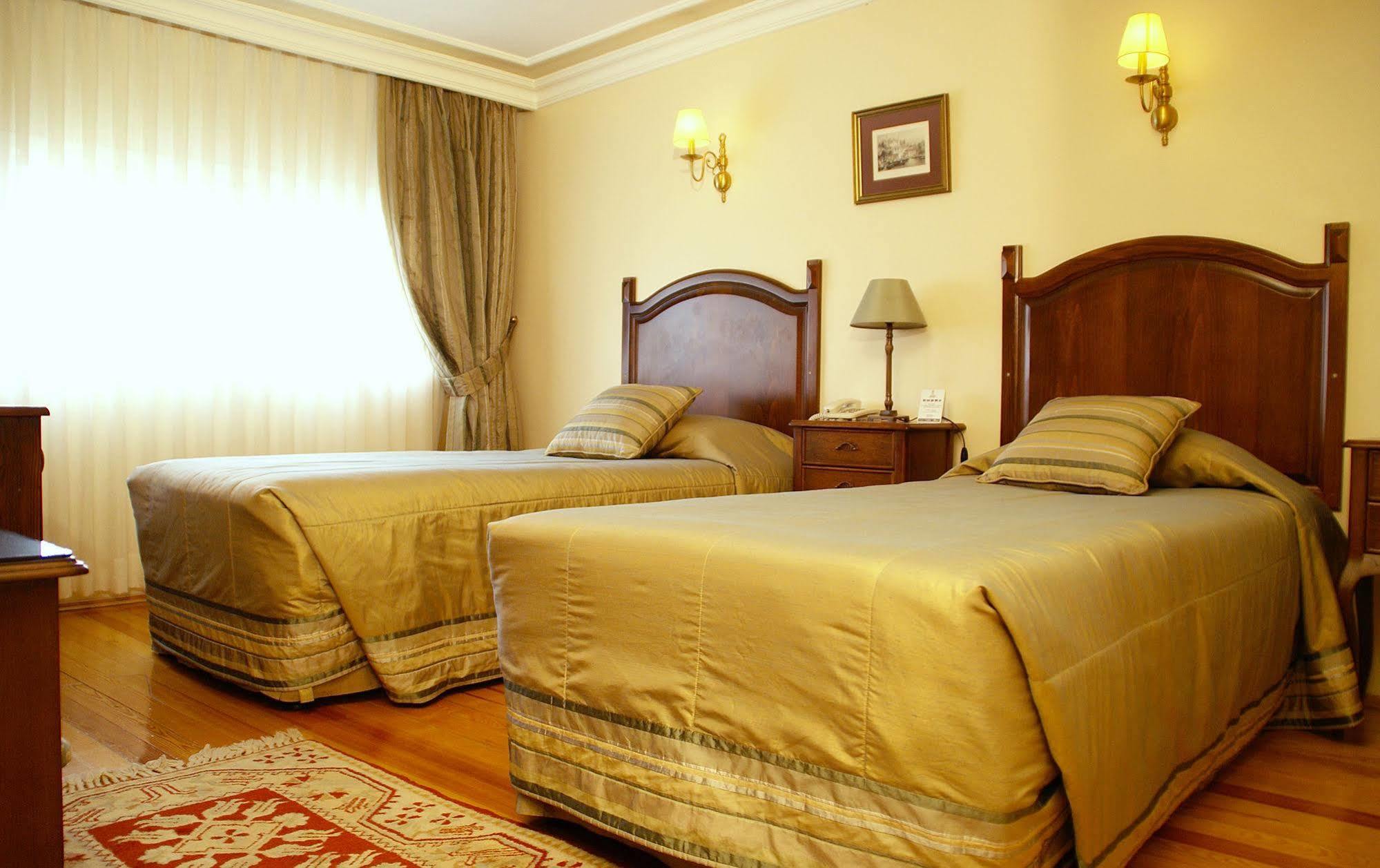 Hotel Uyan-Special Category อิสตันบูล ภายนอก รูปภาพ
